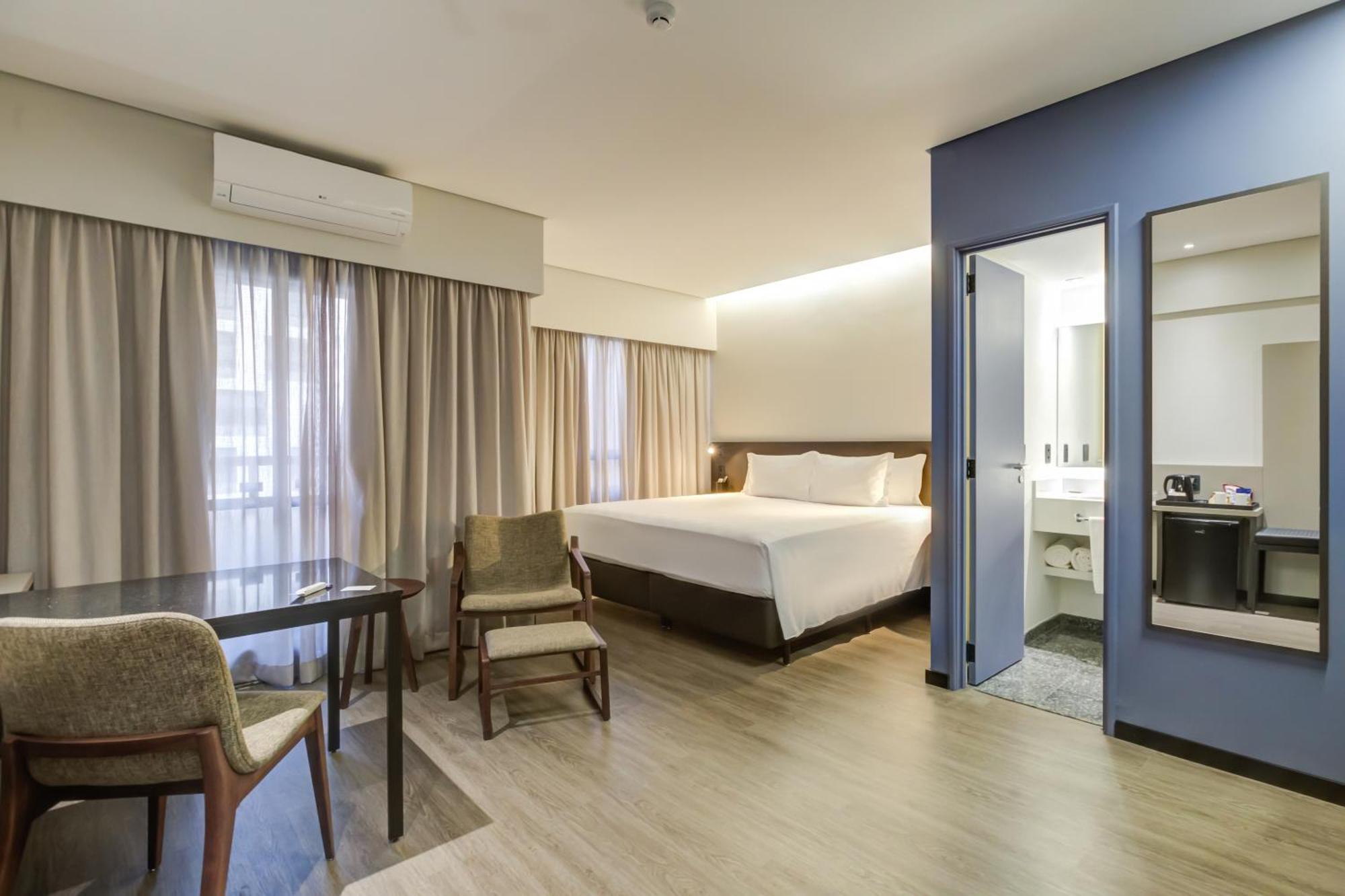 Radisson Sao Paulo Paulista Hotel Luaran gambar A room at the hotel