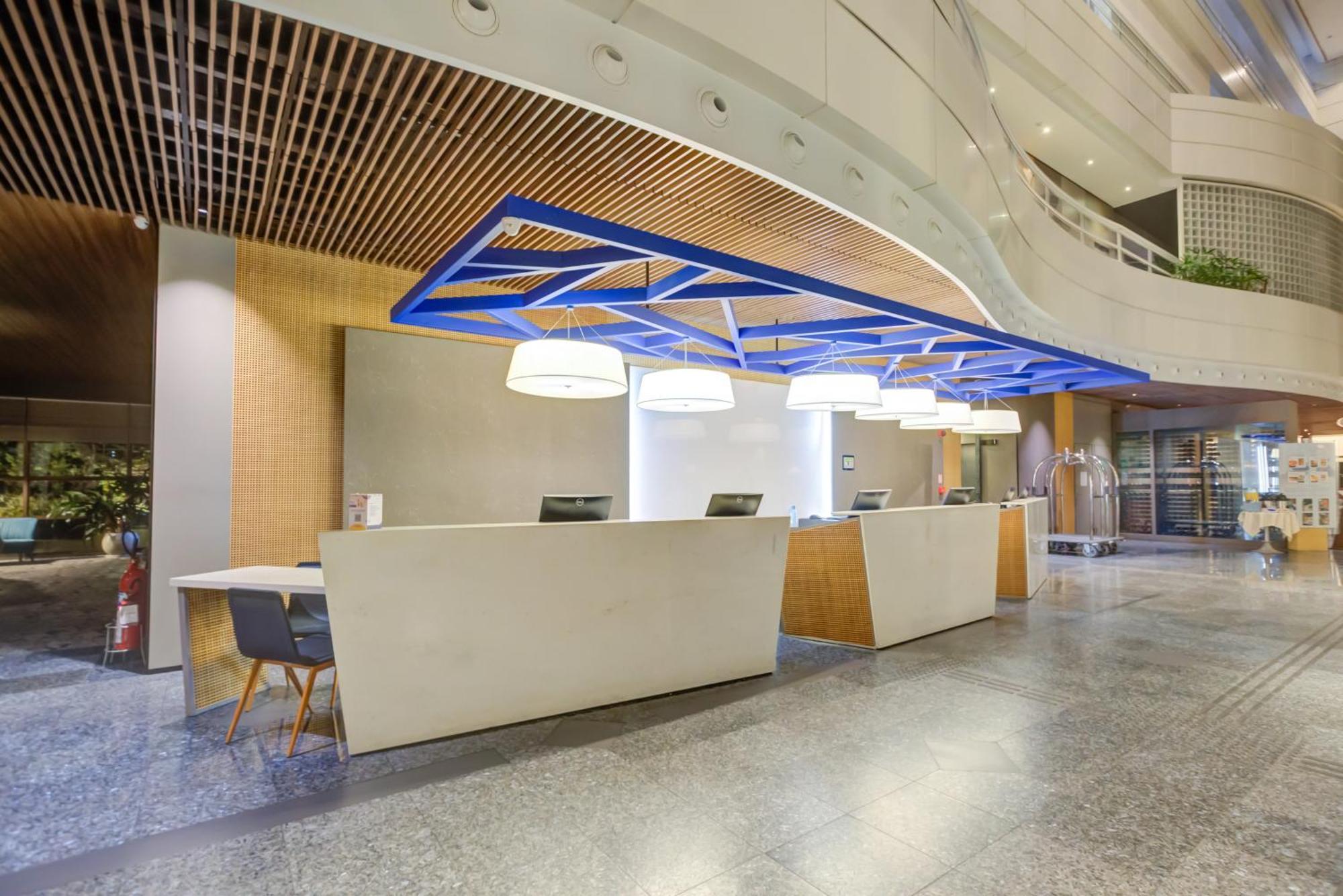 Radisson Sao Paulo Paulista Hotel Luaran gambar The lobby of the new terminal