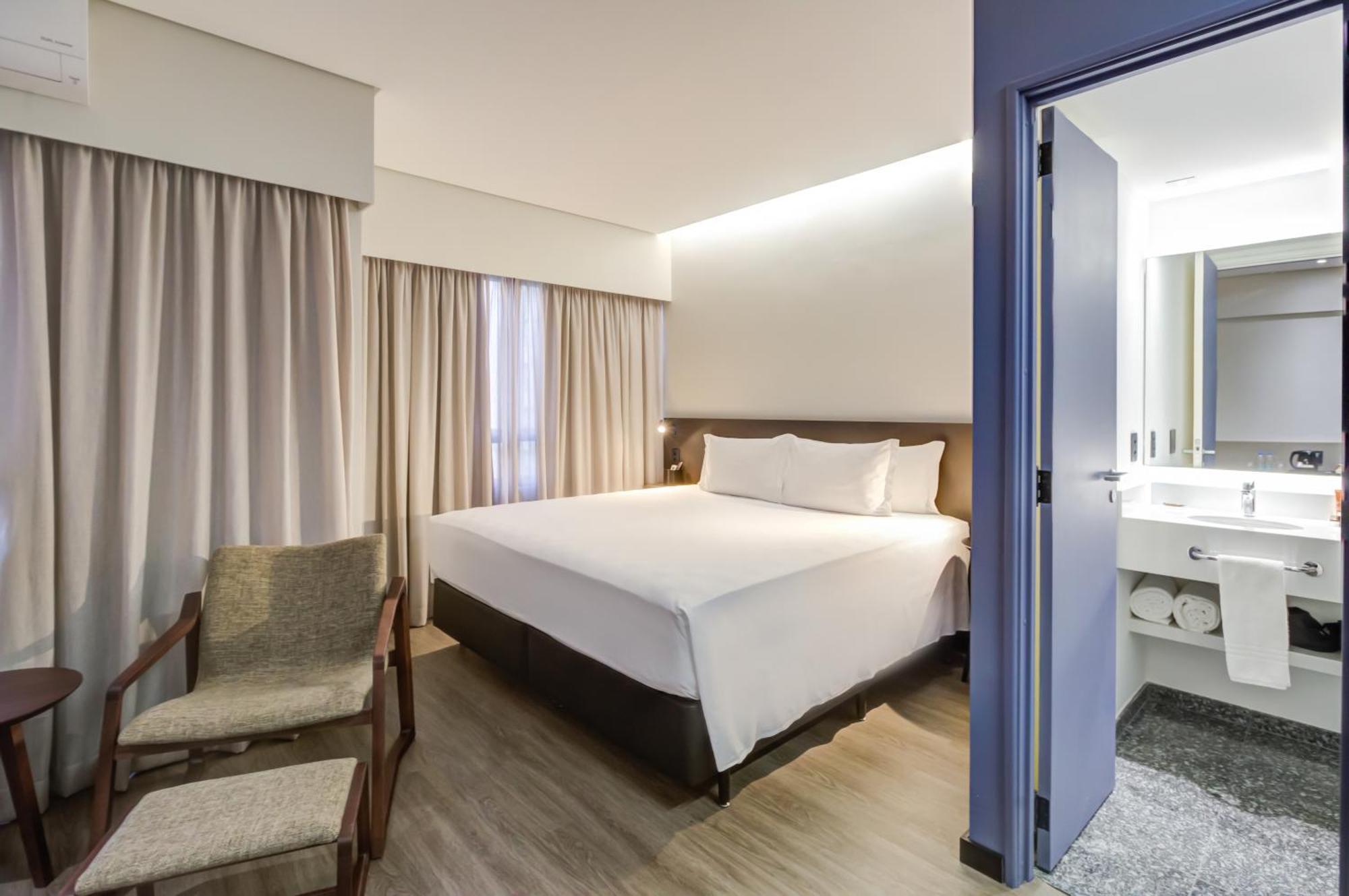 Radisson Sao Paulo Paulista Hotel Luaran gambar A bedroom at the hotel